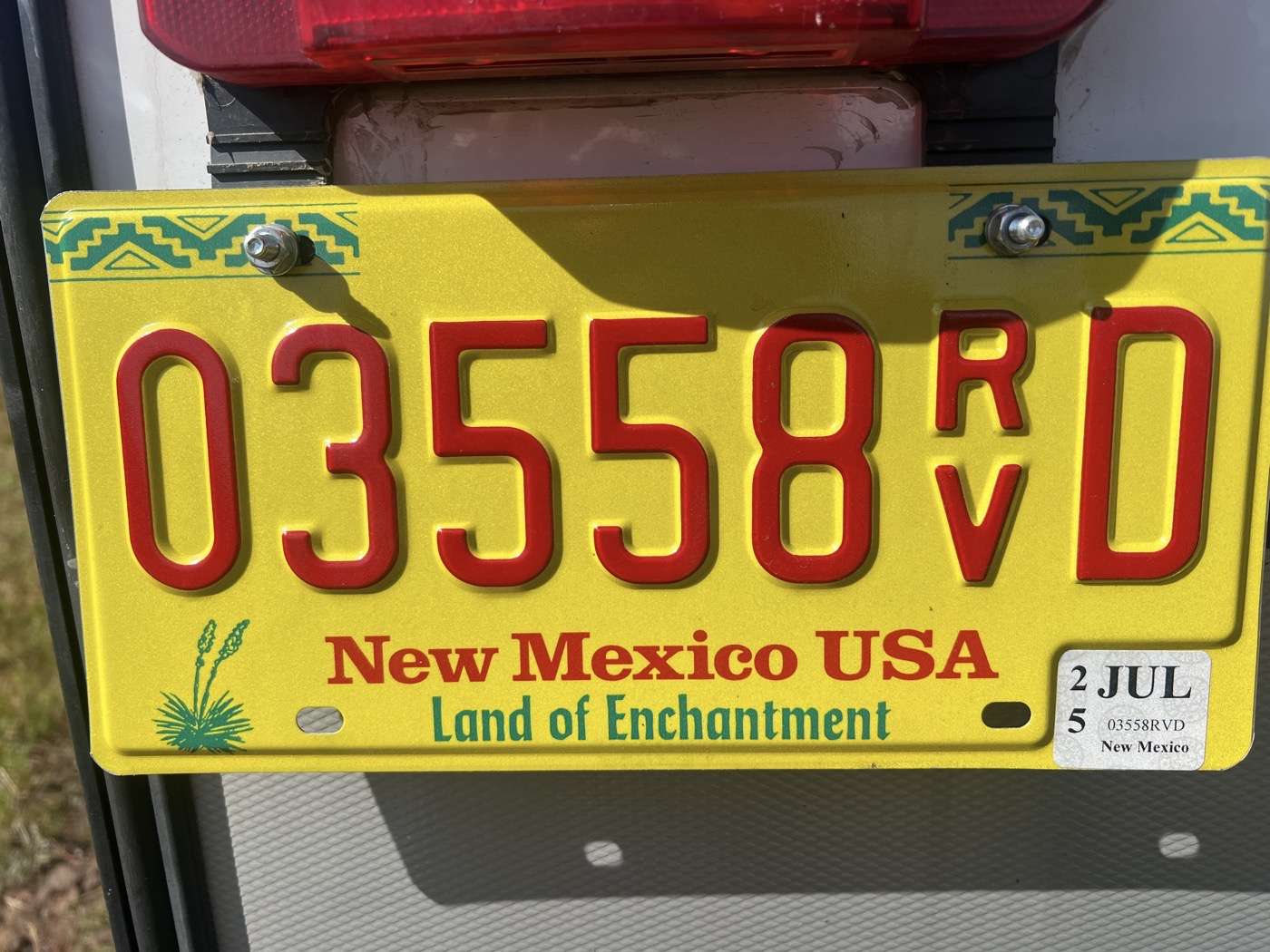 New Mexico est aussi appelé Land of Enchantement. C'est même noté sur les plaques!